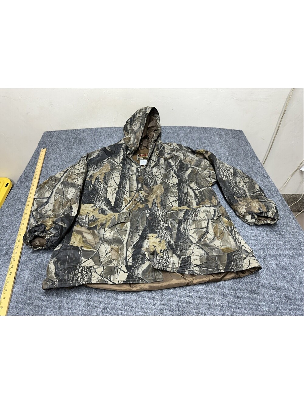 Stearns Realtree Dry Wear Camo Hunting Rain Jacket with Hood. Size medium.